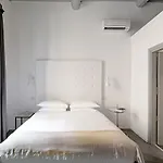 N - Space Modern Guestrooms
