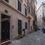 Piazza Navona & Pantheon Central Apartment