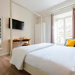 Design 18 Charming Rooms