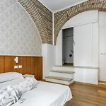 Lux Me - Jacuzzi & Suites Trastevere