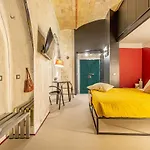 Ruins_Design Loft 150 Mt From Colosseum