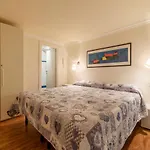 Parlamento Modern Apartment