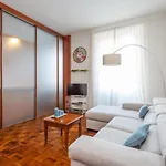 Modern 2Bdr Apartment Vibrant Prati Neighborhood