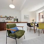Monti Spacious Apartment 2