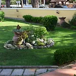 Appartamento Indipendente In Grande Villa