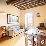 Piazza Navona Center House