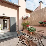 Charming Patio House In San Lorenzo