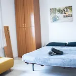 Nonna Pina Guest House [Moderno Appartamento vicino Metro A]Wifi,Netflix