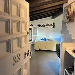 Monolocale Trastevere Locato Per Finalita Turistiche