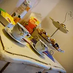Miriam\'S Short Rent House