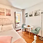 Glory House Navona Square