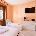 Private Room In A Guest House With Private Bath N1
