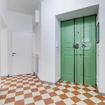 L&L Cozy 2-Bdr Apt In San Giovanni District