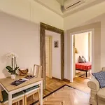 Tritone Top House