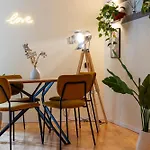Cantoni 4A - Loft At Colosseum