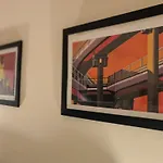 Metro Lodi Apartment