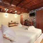Golden Pantheon Rooms