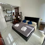 Laura\'S Rooms