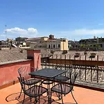 Ladolcevita - The Heart Of Rome At Your Fingertips