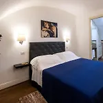 Le Piccole Lune Di Monti
