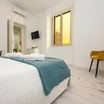 1 Minuto Da San Pietro - Nicole House