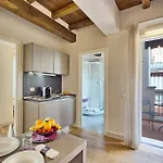 Trevi Palace Luxury Inn