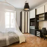The Artists\' Suite
