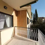 Eur Bright Spacious Terraced Apartment With Private Parking Only For Small Cars