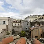 Pantheon Terrace Apartment