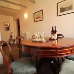 Trevi Fountain 2Br Apartment