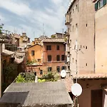 Pellegrino Campo De\' Fiori Suite