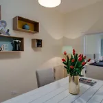 Romefinestay Apartments Sistina