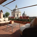 What are the best hotels near Colosseum?