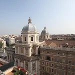 What are the best hotels near Colosseum?