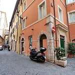 Appartamento Trevi Vicolo Scanderbeg