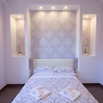 Stazione San Pietro 20 Apartment