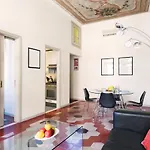 2-Bedroom Apartment In Monti