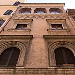 2-Bedroom Apartment In Monti
