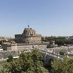 Six-Bedroom On Lungotevere Degli Altoviti Apt 19