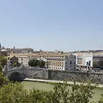 Six-Bedroom On Lungotevere Degli Altoviti Apt 19