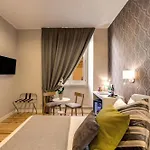 Tlv Navona