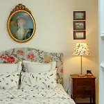 Town House - Treasurerome Collection