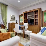 Pantheon Antique Suite
