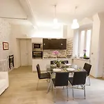 Modern Apartment Near Colosseum