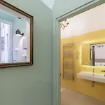 Romantic Vintage Colosseum Suite