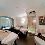 Navona Palace Luxury Inn