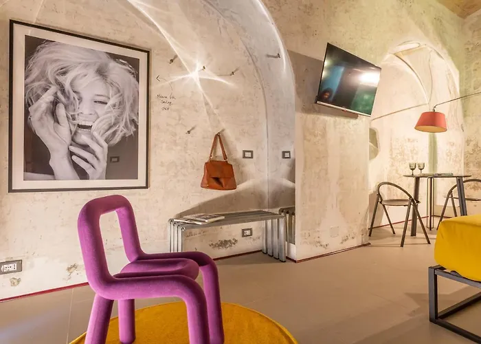 Ruins_Design Loft 150 Mt From Colosseum