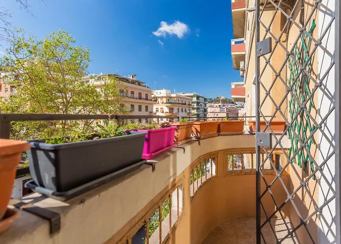 Modern 2Bdr Apartment Vibrant Prati Neighborhood