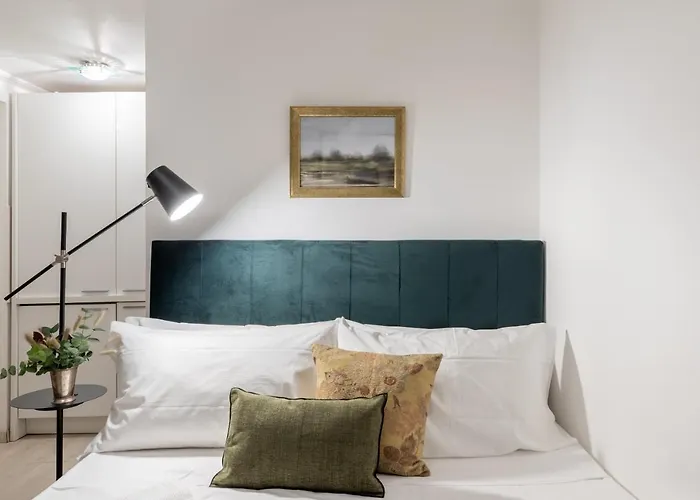 Basic Studio - 350 M Far From Fontana Di Trevi