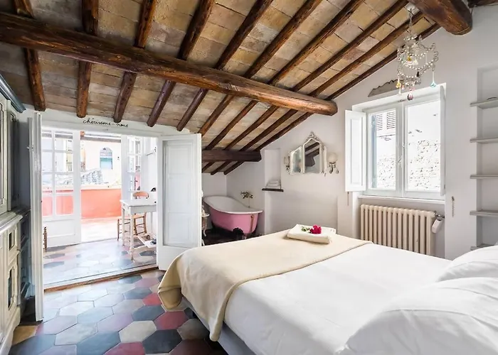 Scala Lovely Terrace Apartment